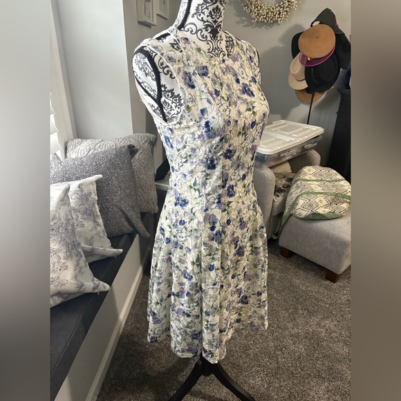 Floral Sleeveless Dress size 10 by Danny & Nicole - Picture 4 of 8